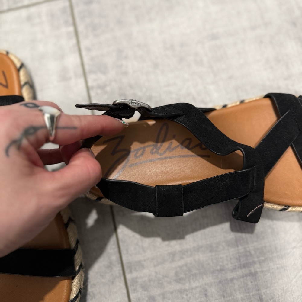 Zodiac Black Sandals with Strappy Design - Picture 2 of 4